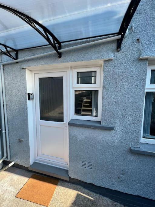Welsh Getaway Home No 2 - 10 Mins To Bike Park Wales Мертир-Тидвилл Экстерьер фото