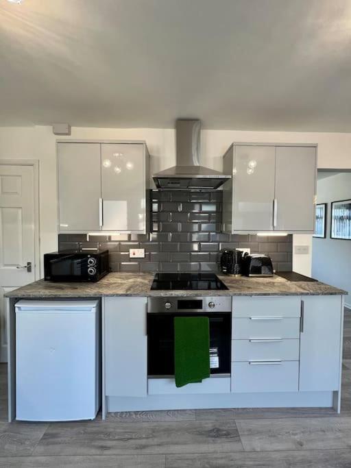 Welsh Getaway Home No 2 - 10 Mins To Bike Park Wales Мертир-Тидвилл Экстерьер фото
