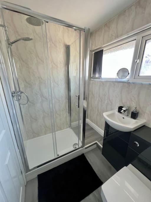 Welsh Getaway Home No 2 - 10 Mins To Bike Park Wales Мертир-Тидвилл Экстерьер фото