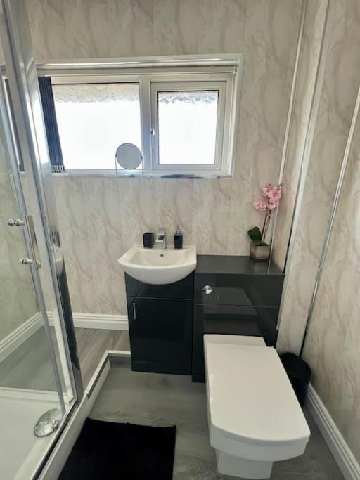 Welsh Getaway Home No 2 - 10 Mins To Bike Park Wales Мертир-Тидвилл Экстерьер фото