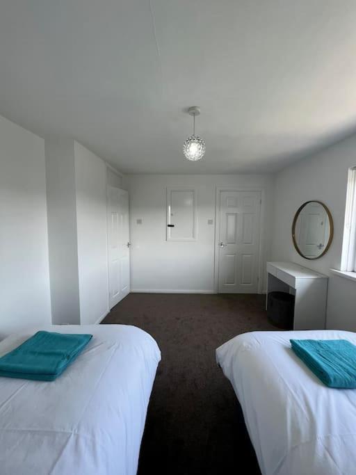 Welsh Getaway Home No 2 - 10 Mins To Bike Park Wales Мертир-Тидвилл Экстерьер фото